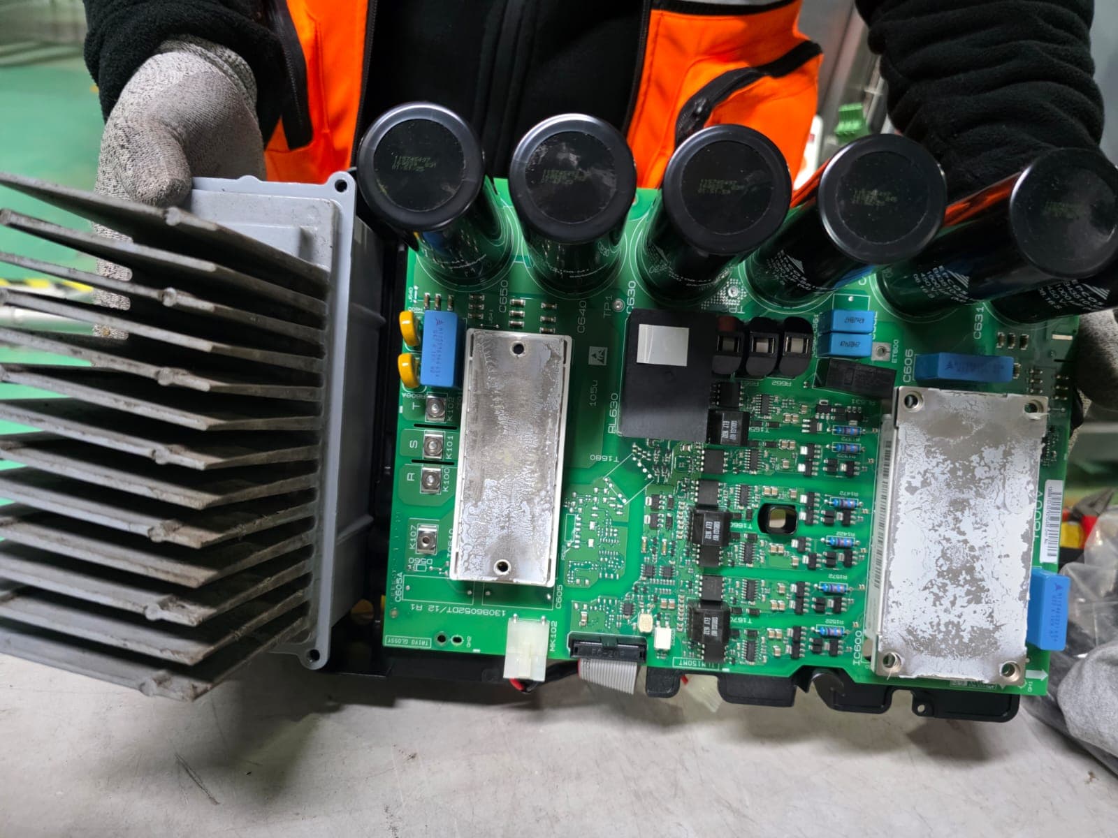 Mantenimiento de variador de frecuencia Danfoss FC 202