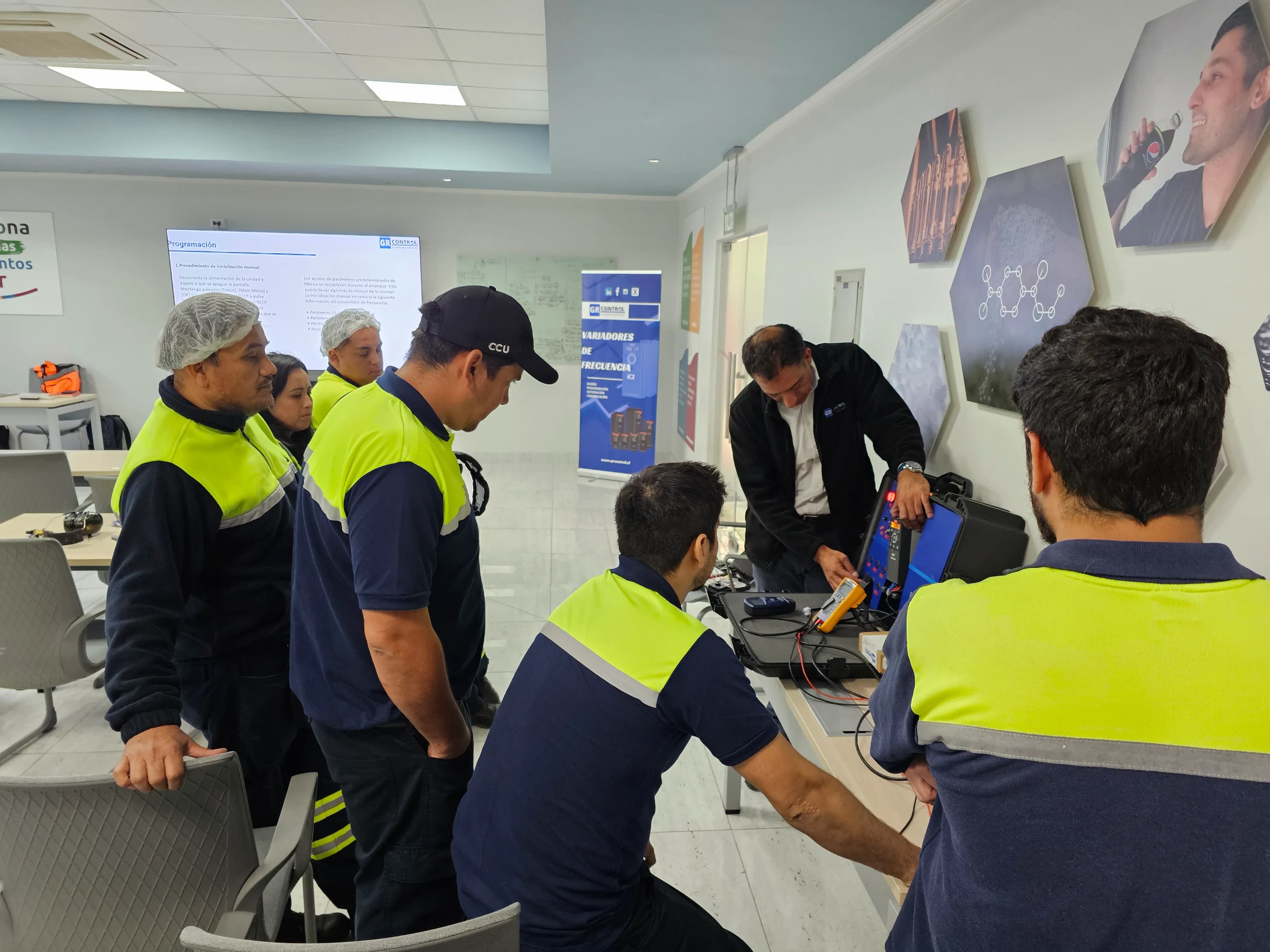 Capacitación técnica en Fábrica de Envases Plásticos